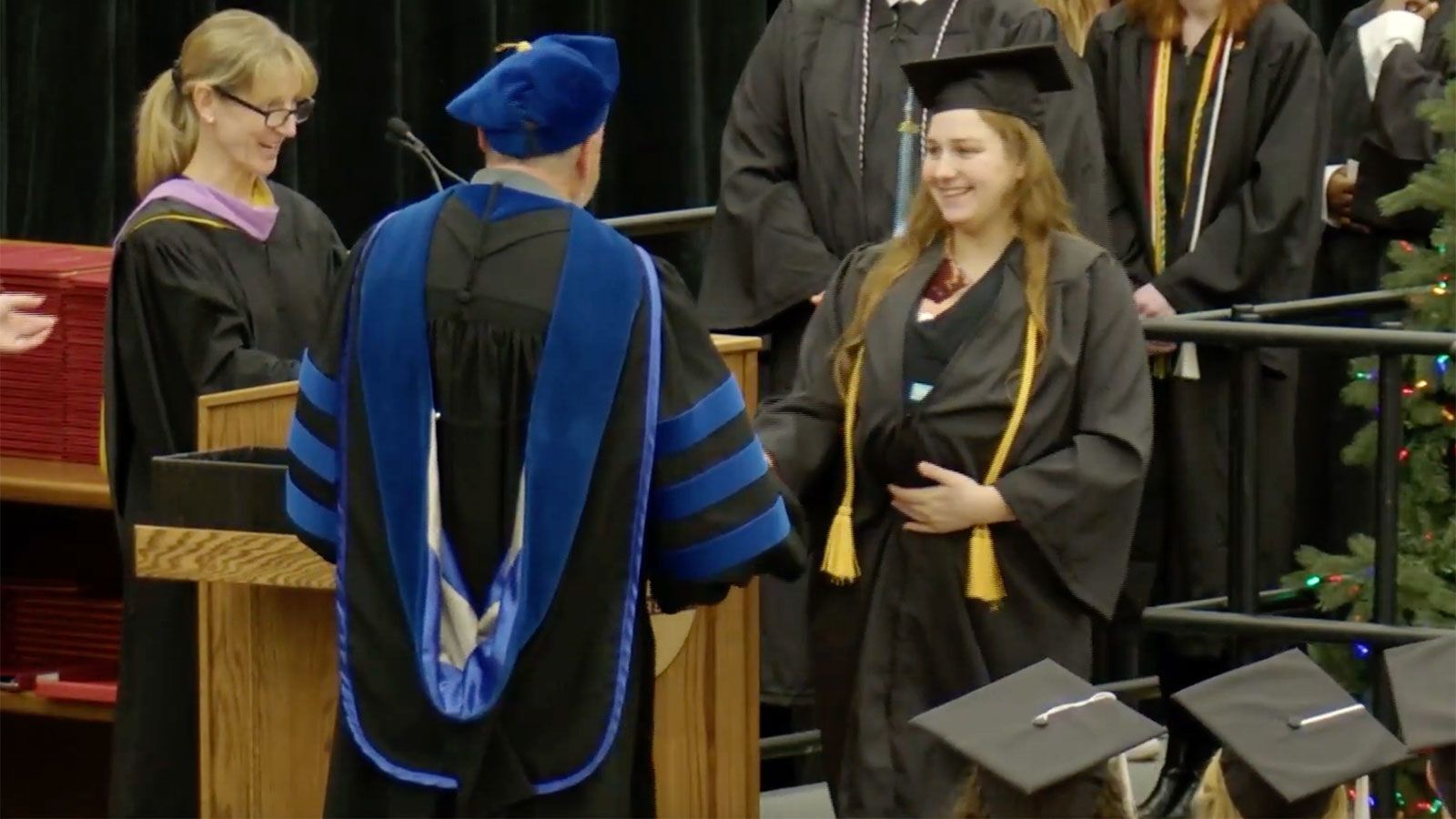 A Michigan Teacher Was Set To Graduate Magna Cum Laude And Give Birth 3 ...