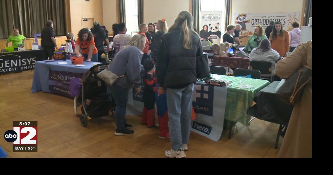 Fenton, Linden families celebrate early Halloween at community event ...