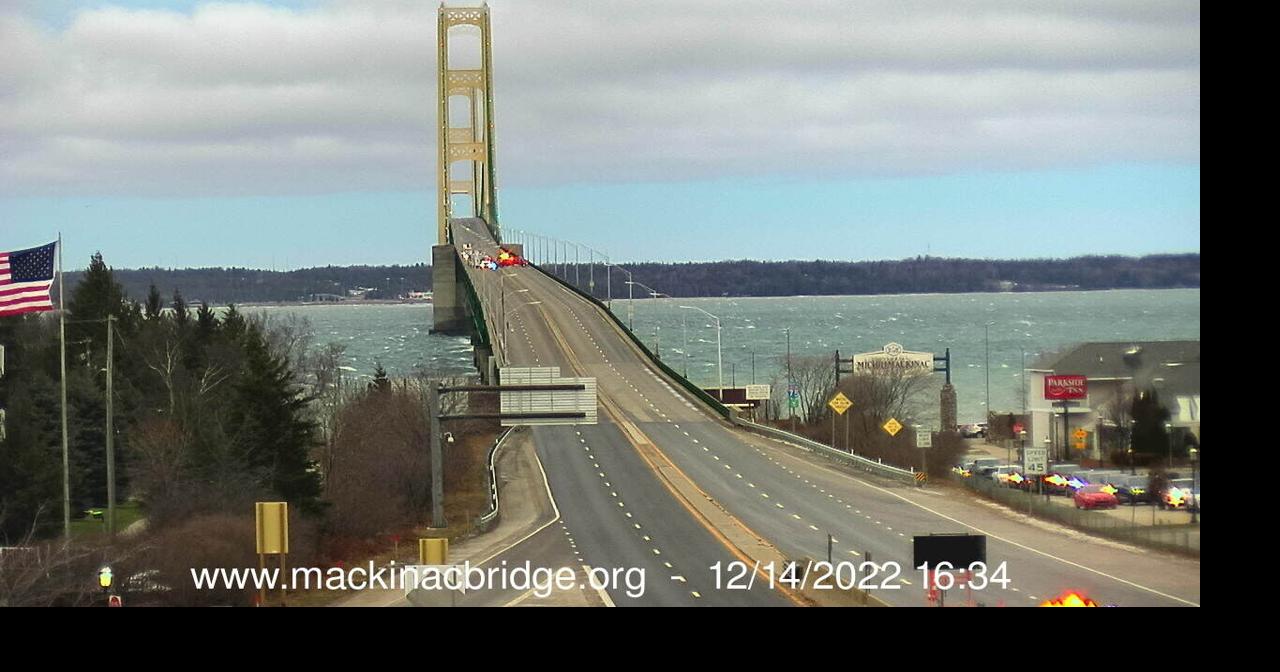 Mackinac Bridge reopens to all traffic after office trailer accident