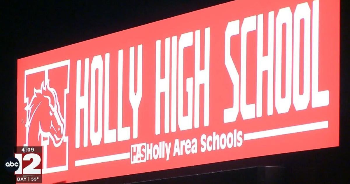 Holly Area Schools ends Lifetouch contract amid Epstein controversy
