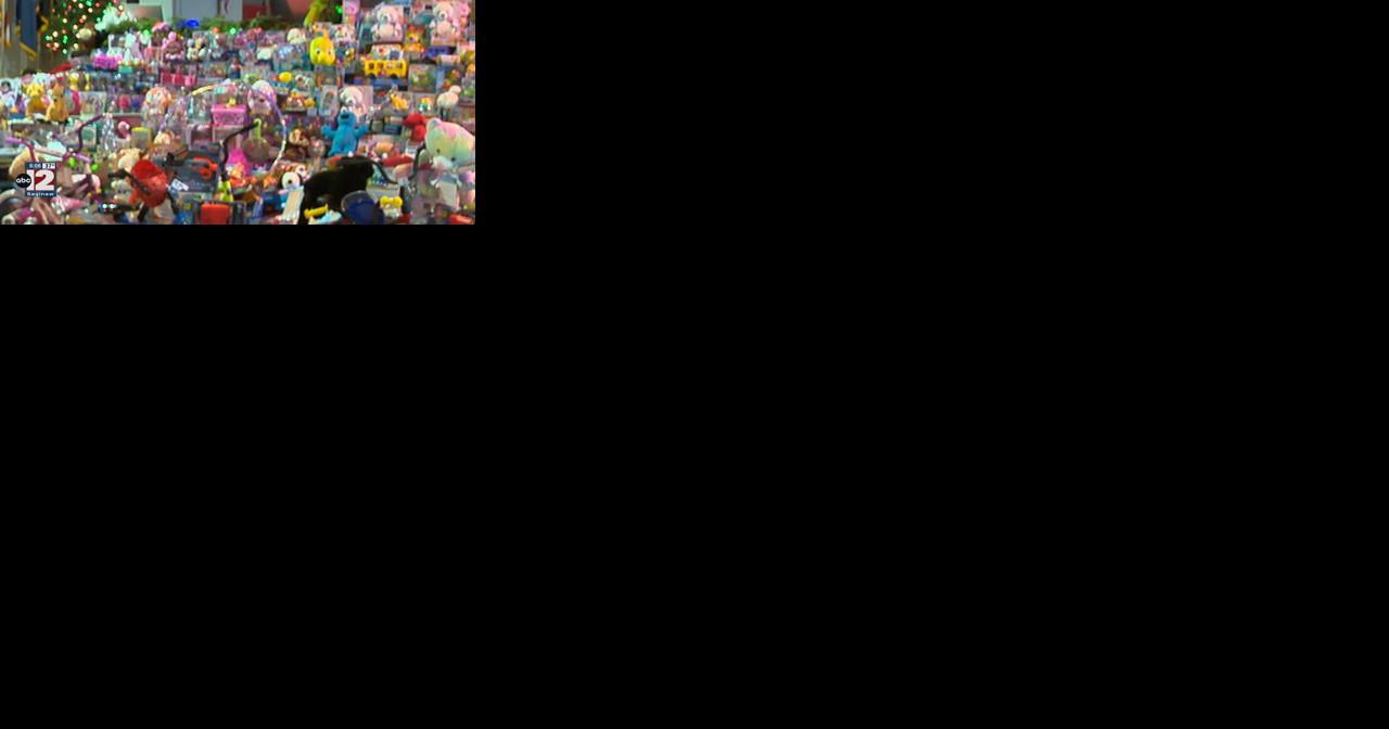 UAW Local 598 donates $15,000 worth of toys - Vimarsana News