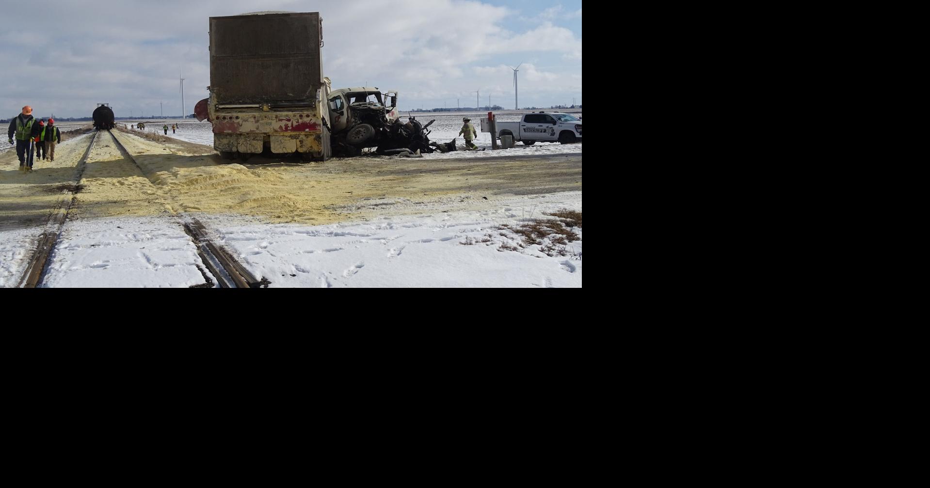 Semi-truck driver dies after crash with train in Gratiot County | Local ...