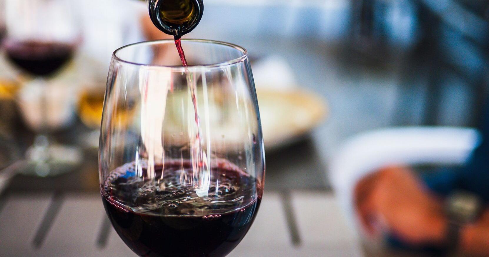 Small amounts of alcohol may turn down stress in the brain, benefiting the heart, new study finds - Vimarsana News