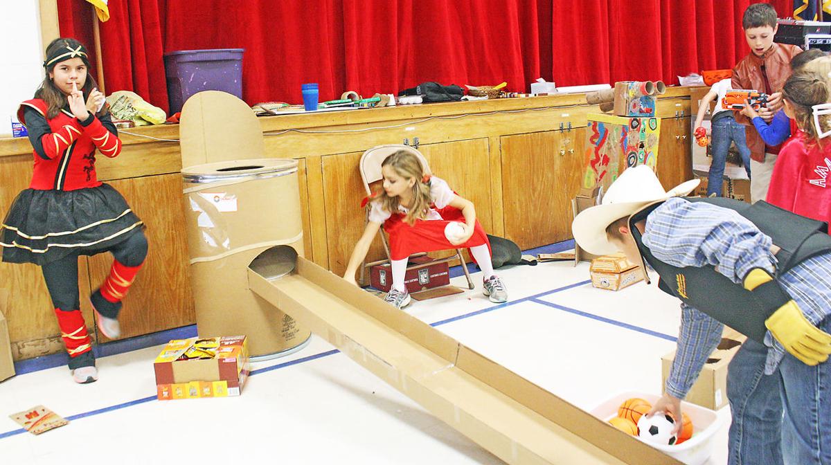 Students design, operate carnival games for school | News | abilene-rc.com
