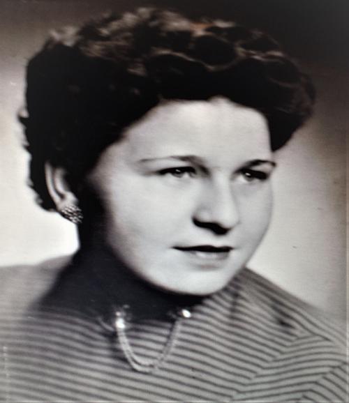Lydia Leonard