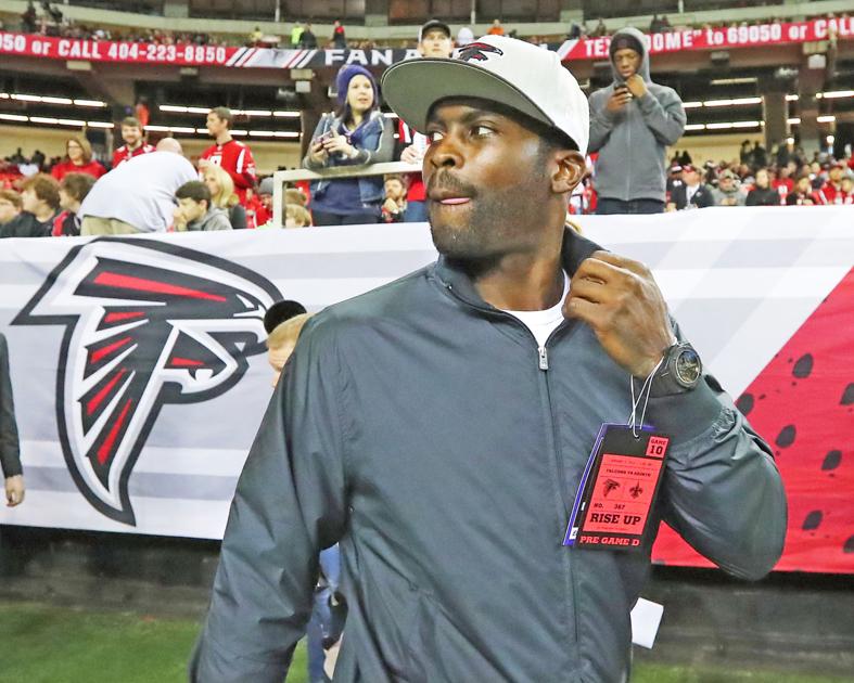 Former Eagle QB Michael Vick is one of the Chiefs’ coaching interns