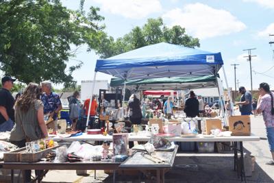Shoppers mingled and sift at Abilene’s annual Antique Fest
