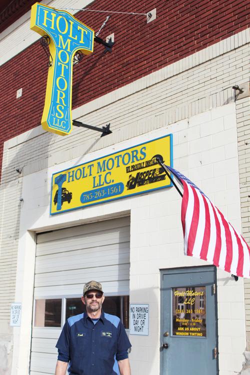 Holt sign
