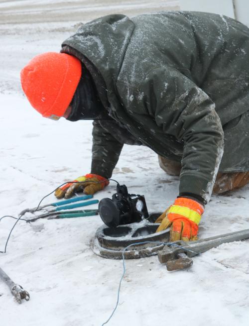 Freezing pipe warning