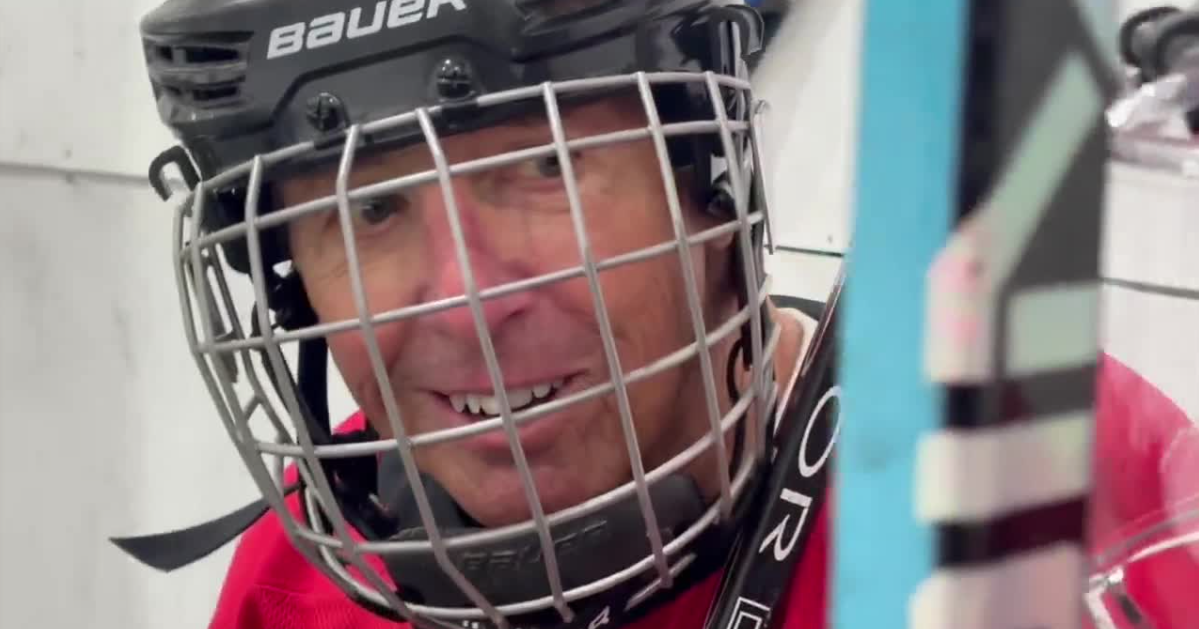 WATCH: Arizona man still lacing up for ice hockey at 80 years old