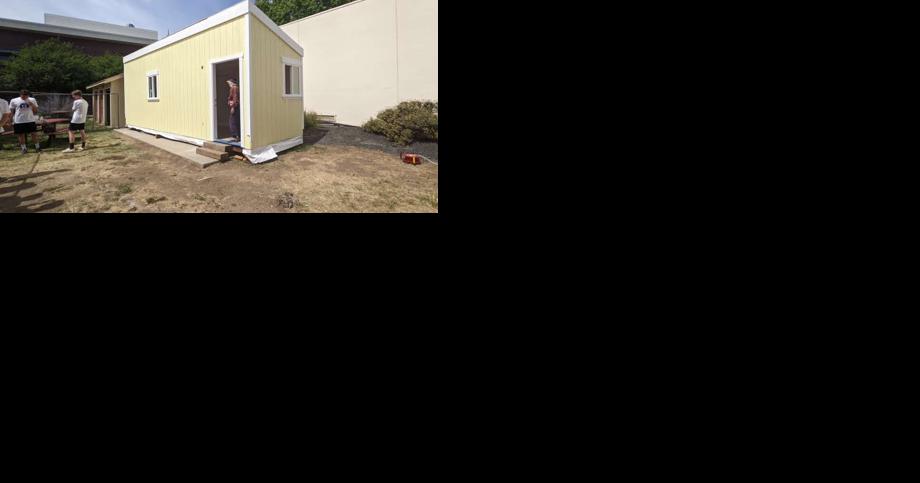 Chico High students dedicate tiny home to Bear Fire survivor - Vimarsana News
