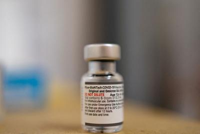 CDC identifies possible safety issue with Pfizer's updated Covid-19 vaccine but says no changes to vaccination practices recommended