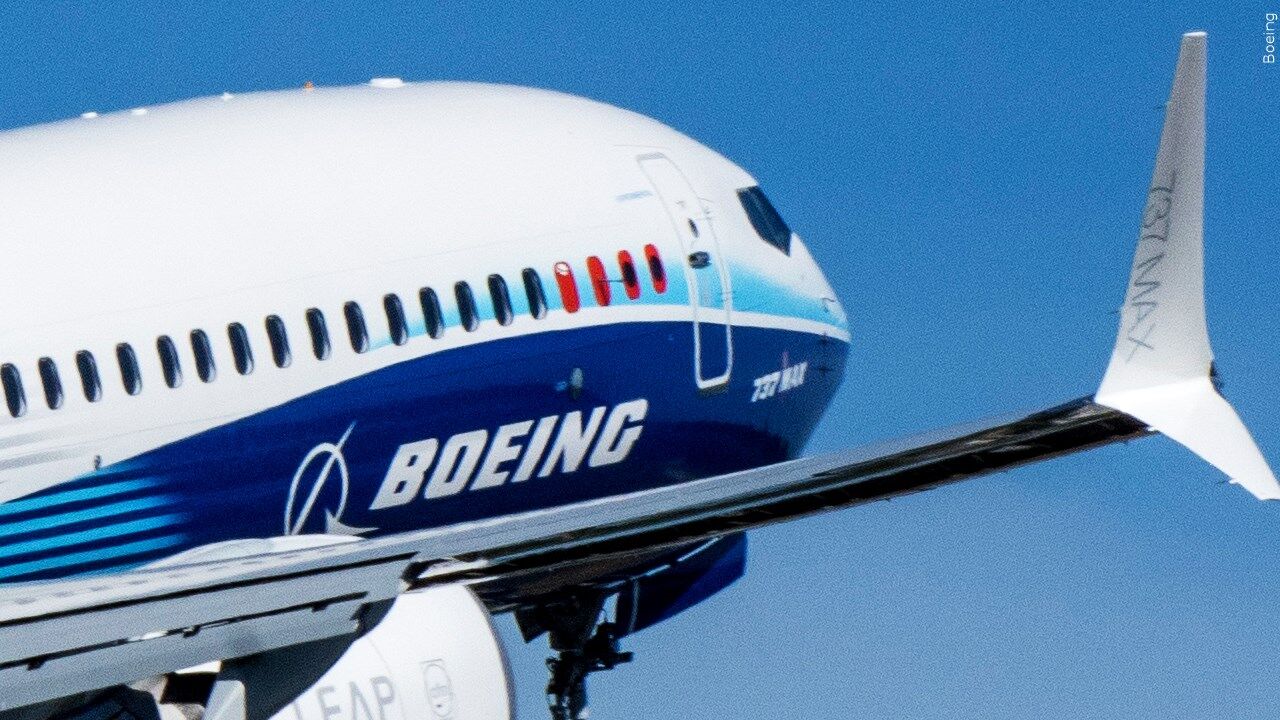 Boeing plane found to have missing panel after flight from