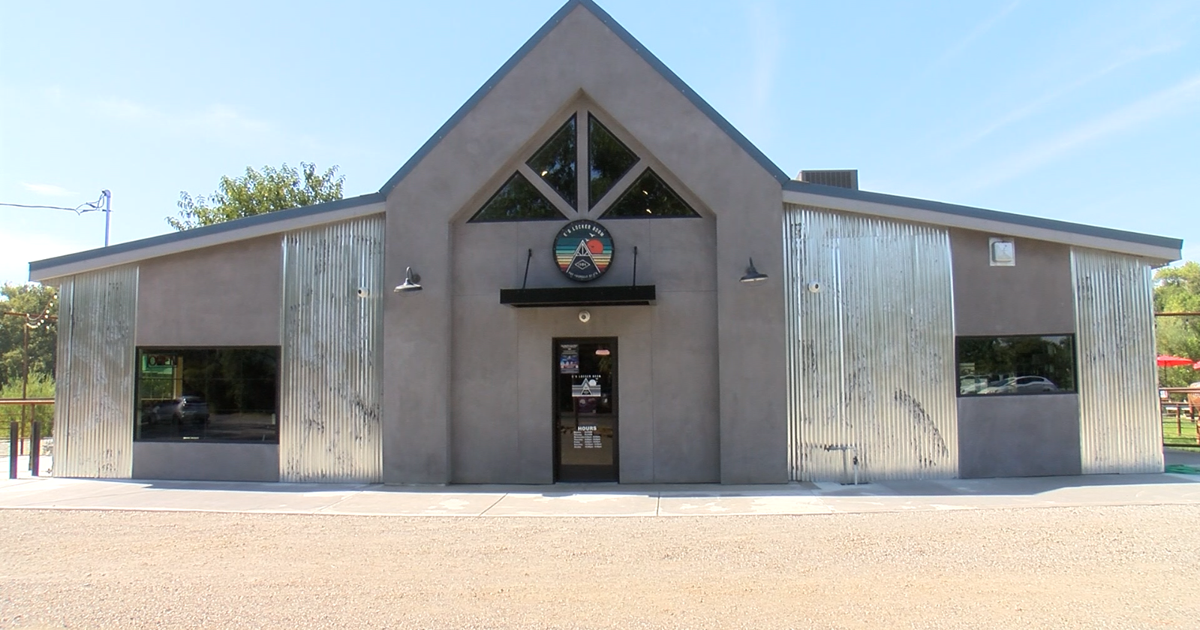Red Bluff pizzeria warns other local businesses of accepting counterfeit money after receiving fake $100 bill