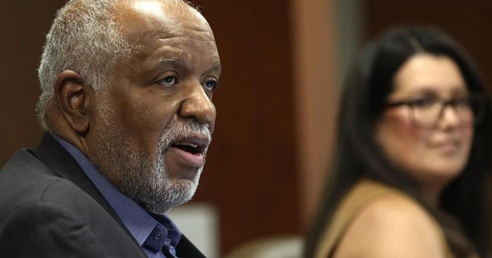 Fewer businesses of Illinois' diversity-preferred group got state contracts last year