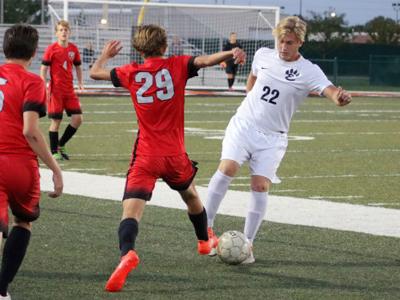 Edwardsville's Riley Patterson kicks game-winning field goal for