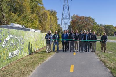 MCT cuts ribbon on new trail in Edwardsville | Local News ...