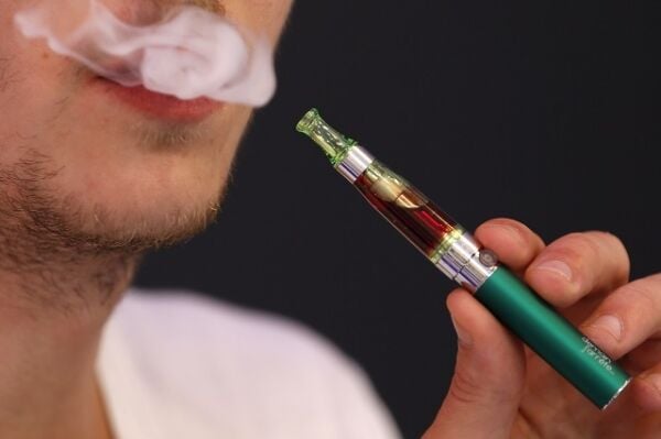 Illinois to require licenses for e cigarette retailers and