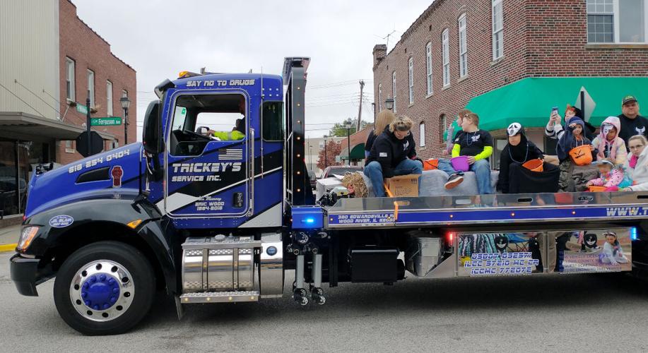 Halloween tradition returns in downtown Wood River Local News