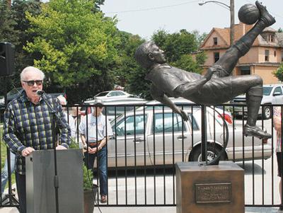 Honoring A Legend Granite City Pays Tribute To Ruben Mendoza Sports Advantagenews Com
