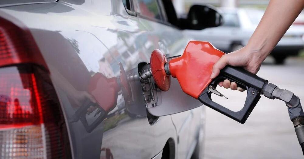 Illinois, nation see gas price spike