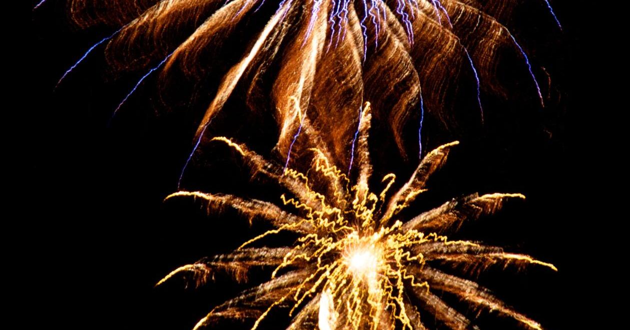 Fireworks on the Mississippi tonight in Alton - Vimarsana News