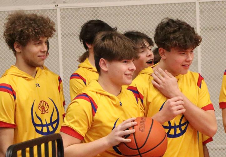 PHOTOS Valmeyer 67, Roxana 66 (OT) boys basketball at Roxana Sports