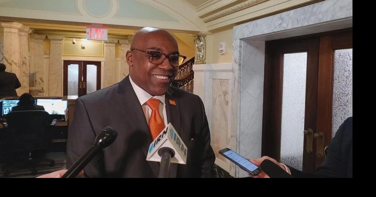 Raoul calls Trump first year: "365 day of chaos"