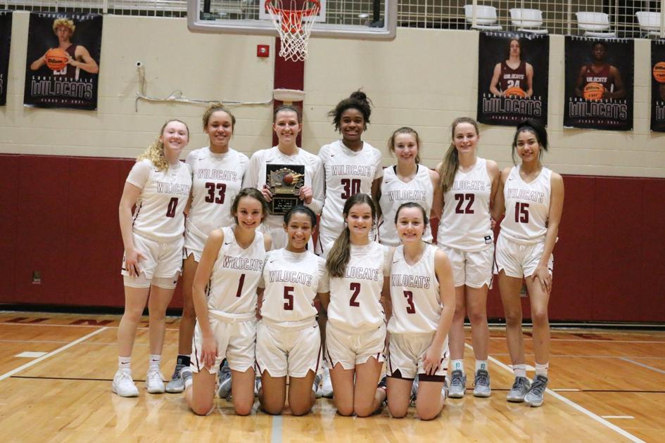AdvertiserGleam.com - Basketball - Lady 'Cats win area title image