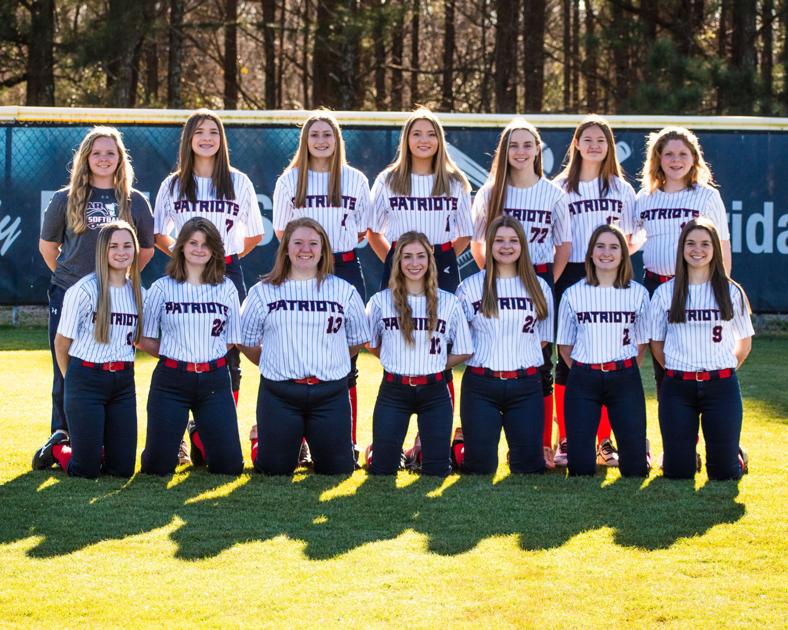 AdvertiserGleam.com - DAR softball at home Monday image