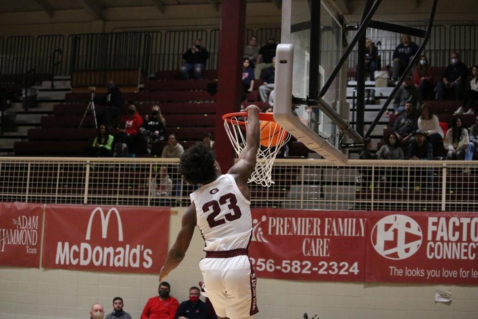 AdvertiserGleam.com - Game of the Week - 'Cats take down Brewer image