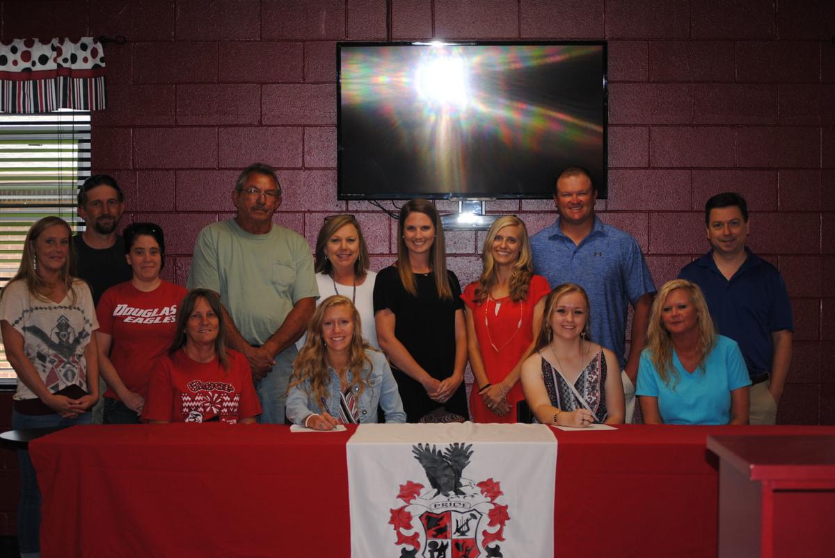 2 Douglas Cheerleaders Sign With Snead State Community College