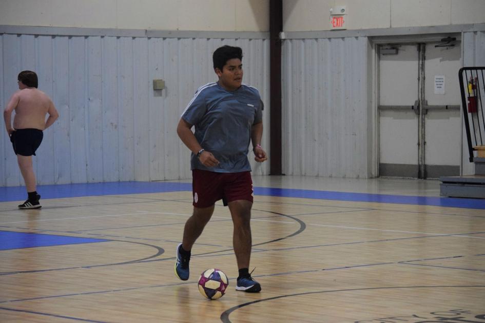 AdvertiserGleam.com - Soccer 'Cats begin season prep image