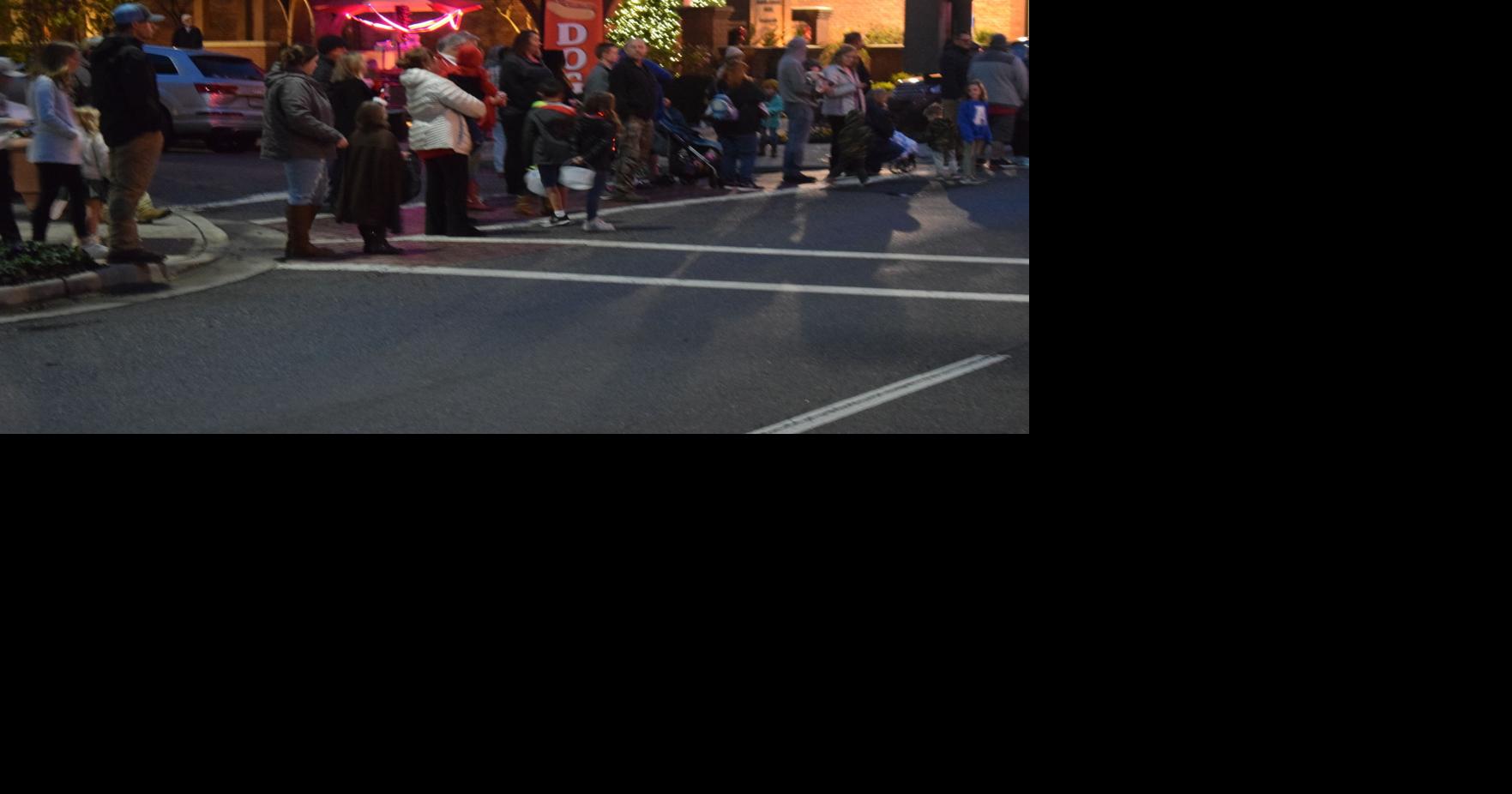 2022 Guntersville Christmas Parade The Guntersville Christmas Parade 2021 | Gallery | Advertisergleam.com