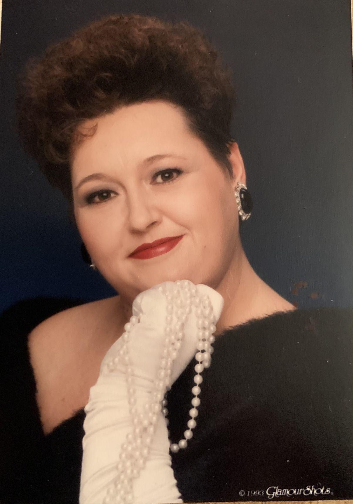 Carol Helton | Obituaries | advertisergleam.com