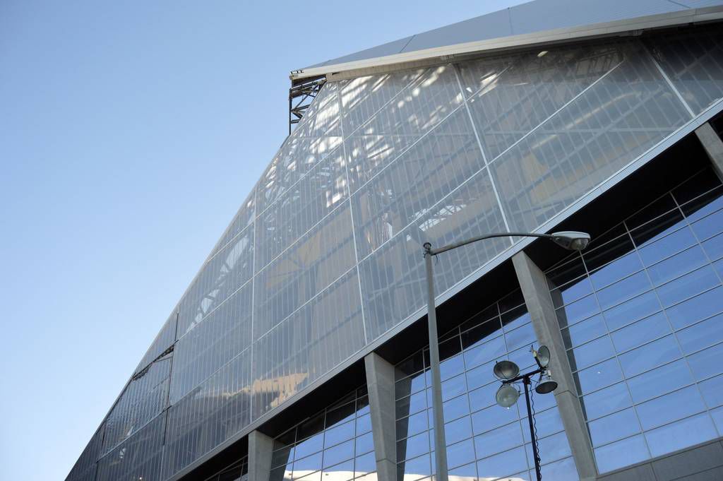 Roof at Mercedes-Benz Stadium in Atlanta finally open for business