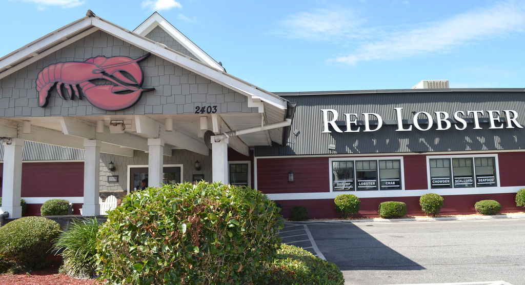 Red Lobster Celebrates 45 Years In Albany Multimedia Albanyherald Com [ 556 x 1024 Pixel ]