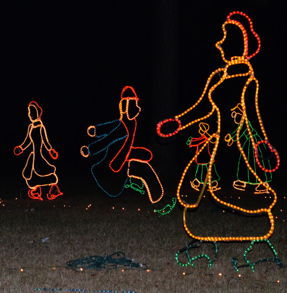 Tis the season for the Festival of Lights at Chehaw PHOTOS Features