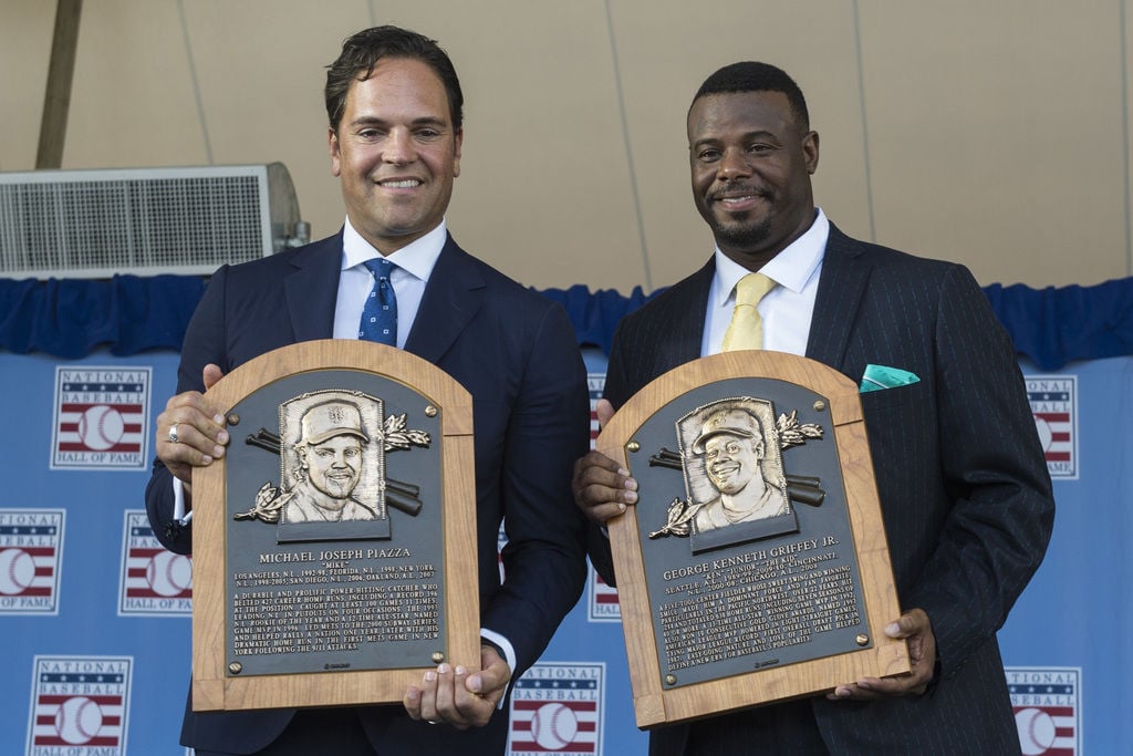 Ken Griffey Jr., Mike Piazza elected to Hall of Fame - Sports Illustrated