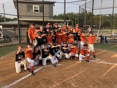 PHOTOS: Lee White Sox top Lee Giants for 10 and under title