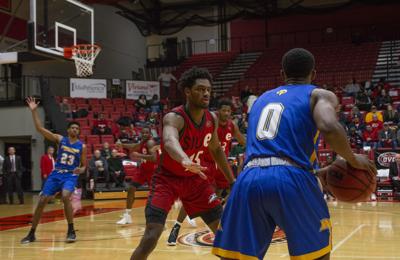 Men S Basketball Overcomes 16 Point Deficit To Defeat Morehead
