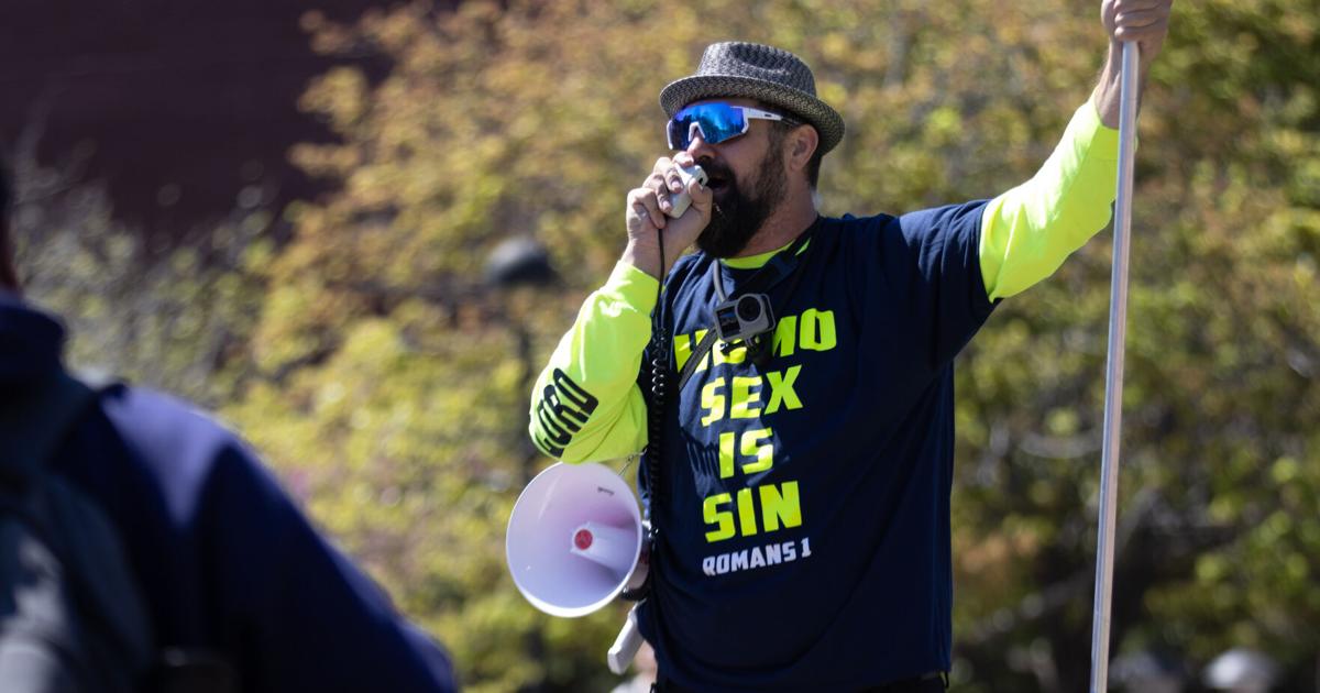 BREAKING: Street preacher threatens to sue SIUE for alleged First Amendment rights violation