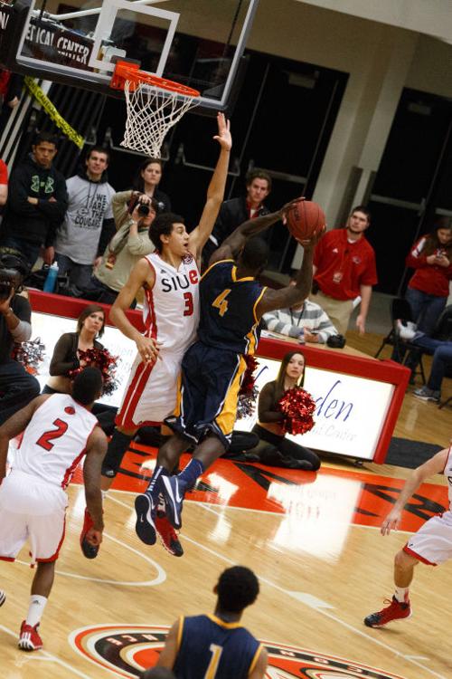 Siue Men S Basketball Sports Alestlelive Com