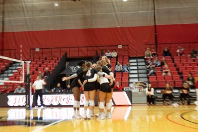 Volleyball sweeps weekend at home with double three straights
