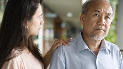 How to help an elderly person with dementia