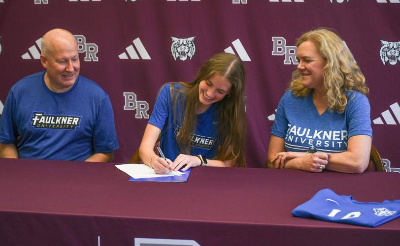 042625 Alsobrook signing 2.jpg