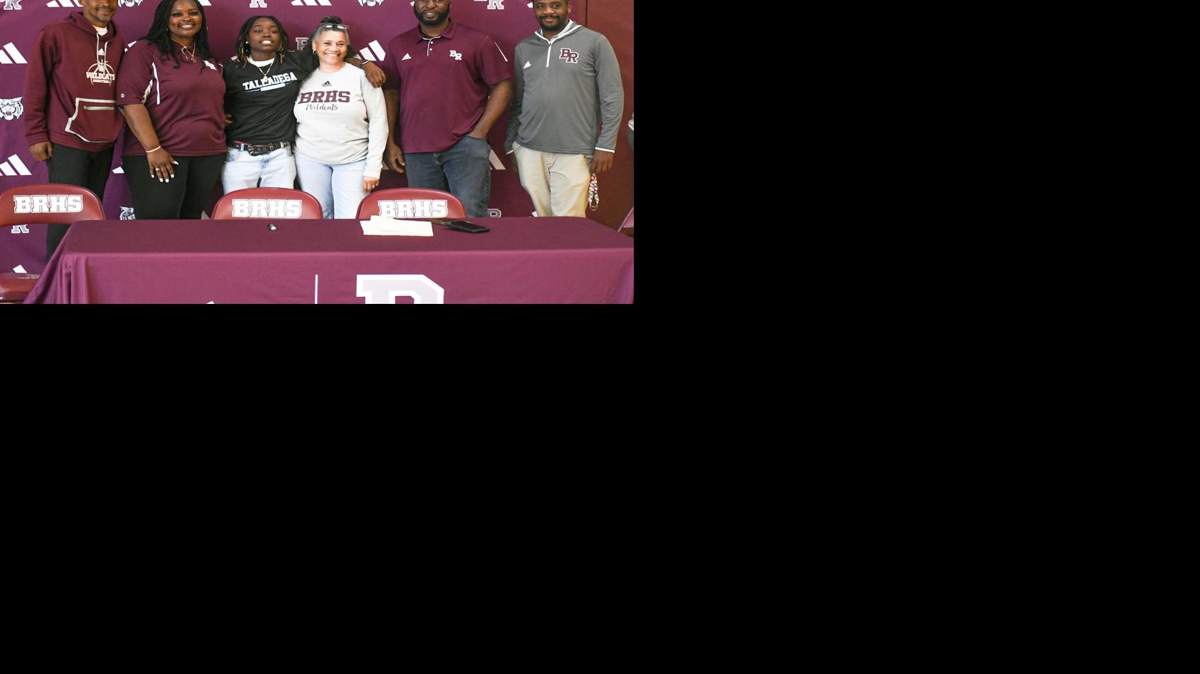 041925 Anderson signing 2.jpg