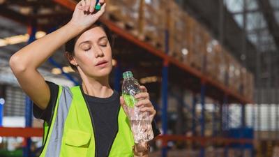 Staying healthy in a heat wave: 5 essential tips