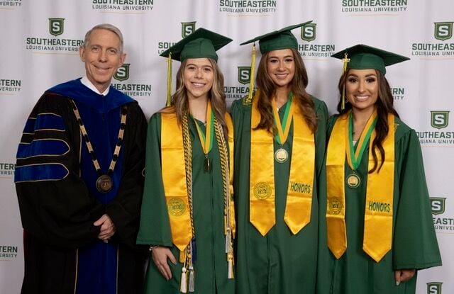Southeastern confers degrees in Fall 2022 Commencement ceremony | Education  | an17.com