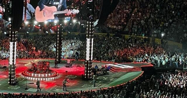 Garth Brooks wows them in Tiger Stadium | Opinion | an17.com